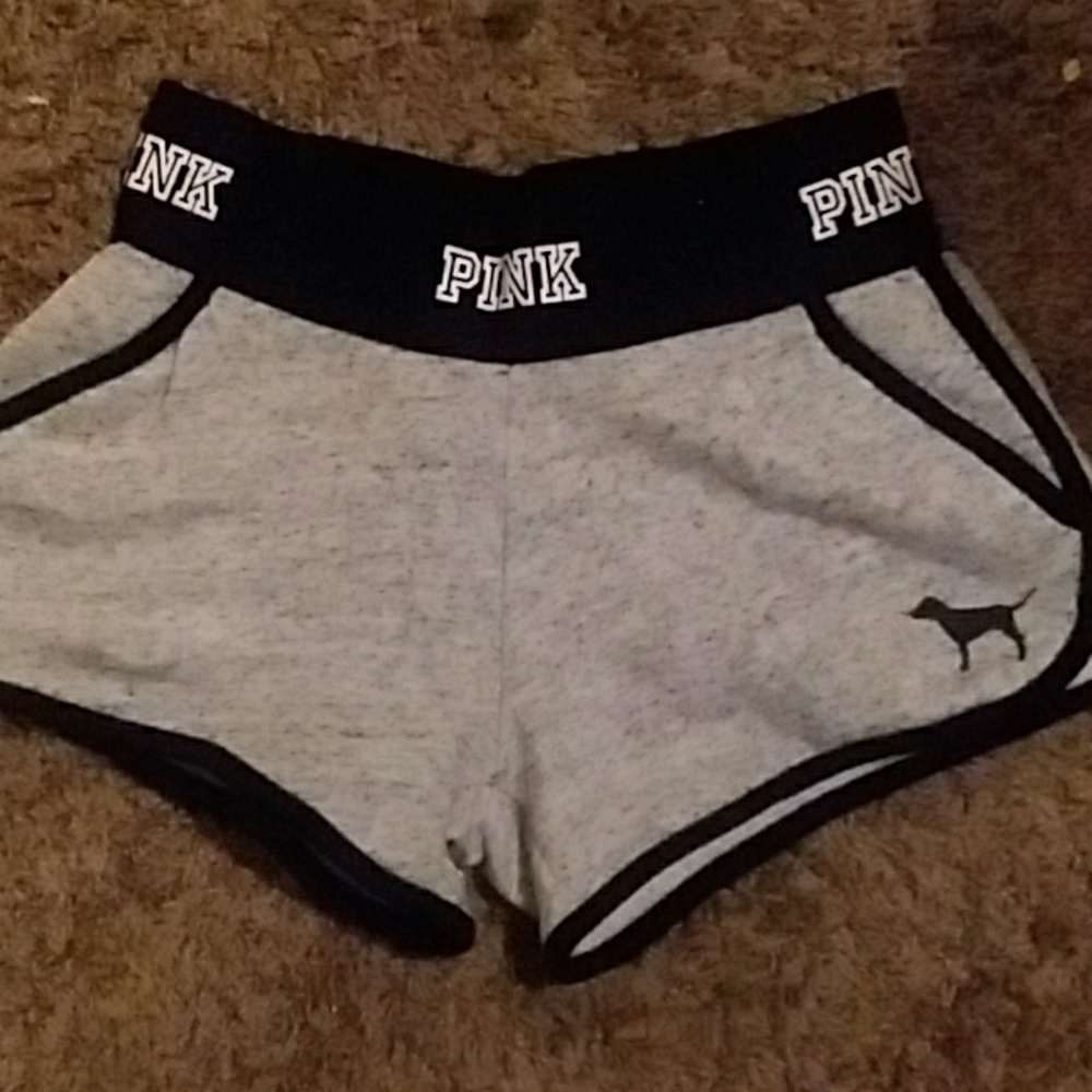 🚫TRADED🚫NWOT VSPINK SHORTS
